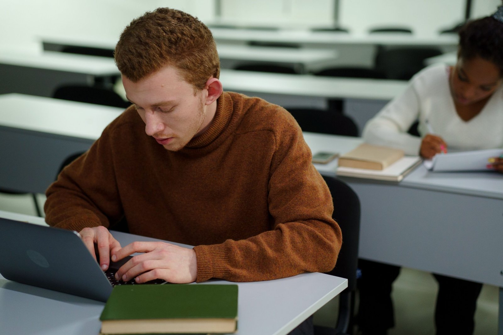 Top 15 Online Jobs with No Experience Needed for College Freshmen