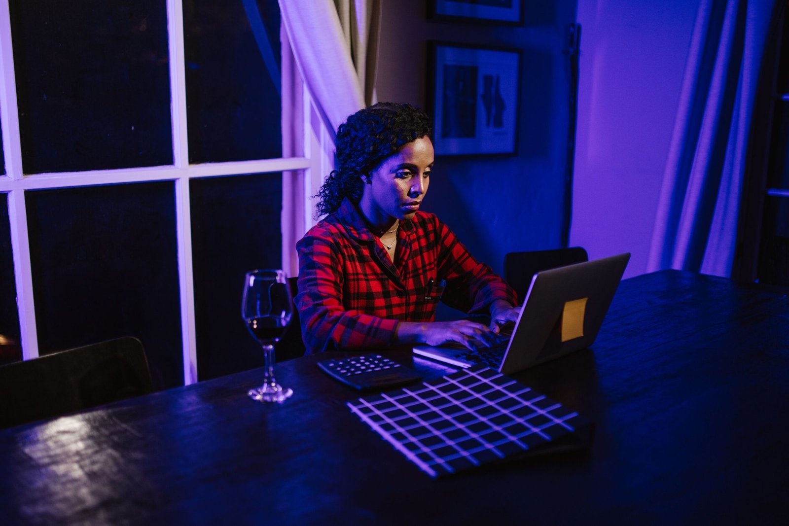How to Get a Remote Night Job as a College Student: The Midnight Hustle Blueprint