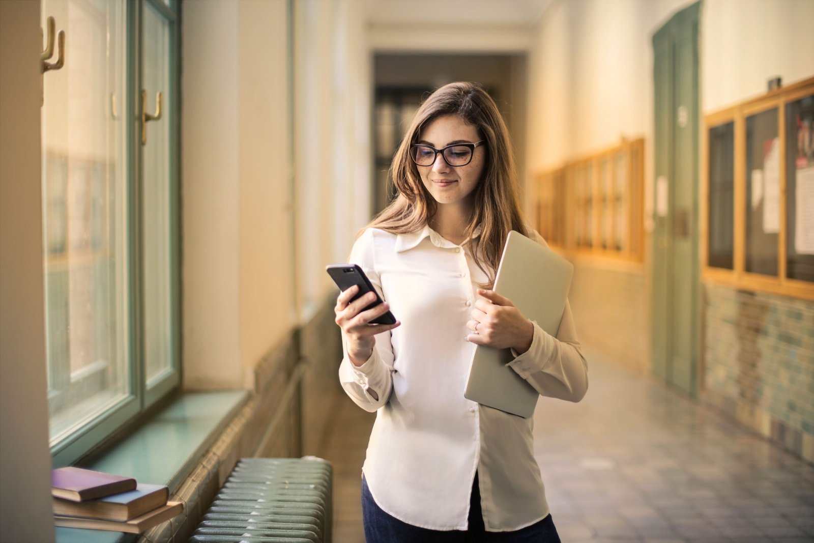 How to Get a Free iPad and Laptop Through Federal Student Aid Programs