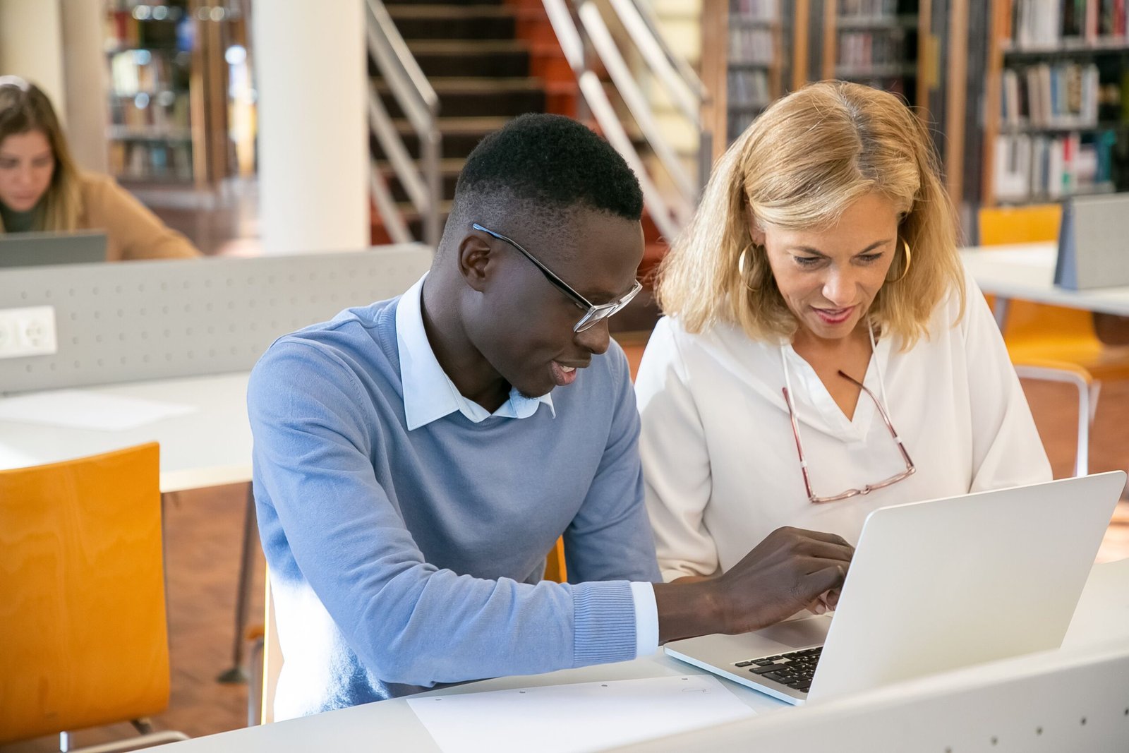 how to turn your college classes into high-paying remote tutoring sessions (and ditch campus retail)
