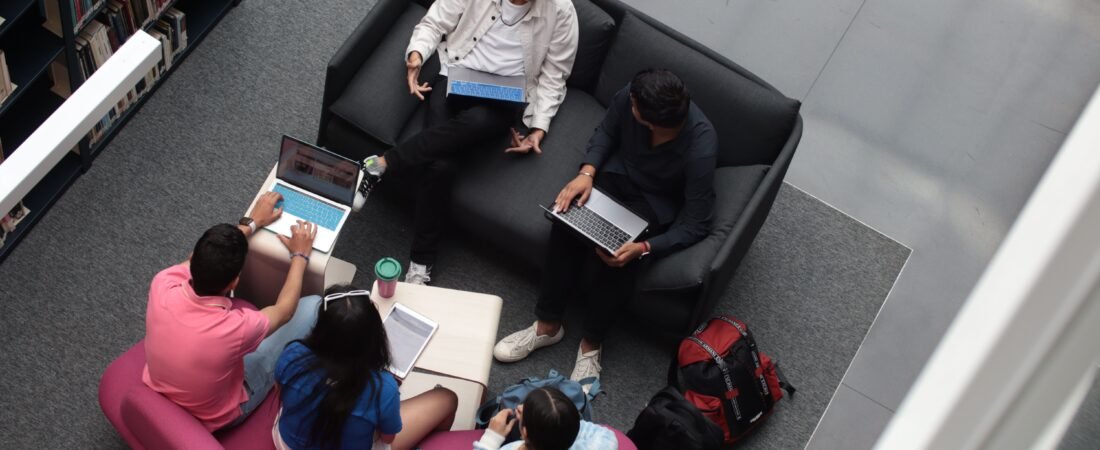 How to Make Money Online as a College Student with No Experience: The Clean $500 a Week Blueprint
