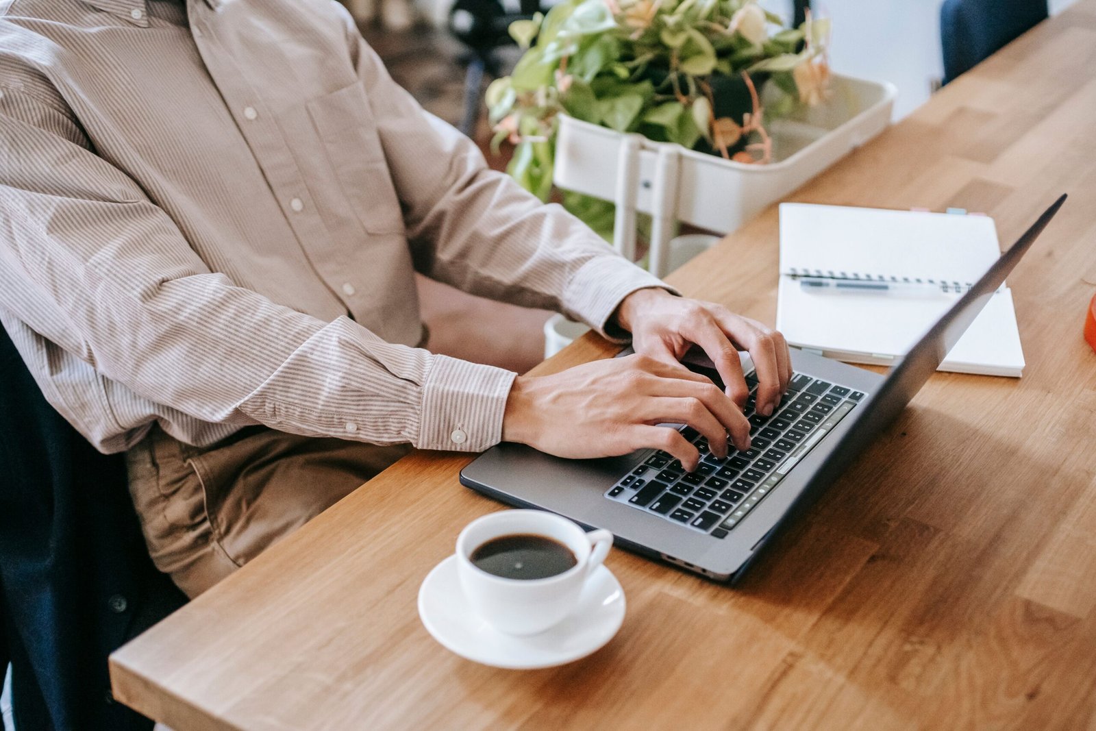 10 Remote Gigs for Broke Students That Actually Pay (No Experience Required)