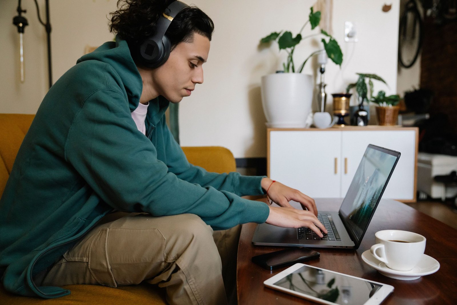 five online transcription sites where students can actually get hired with zero experience