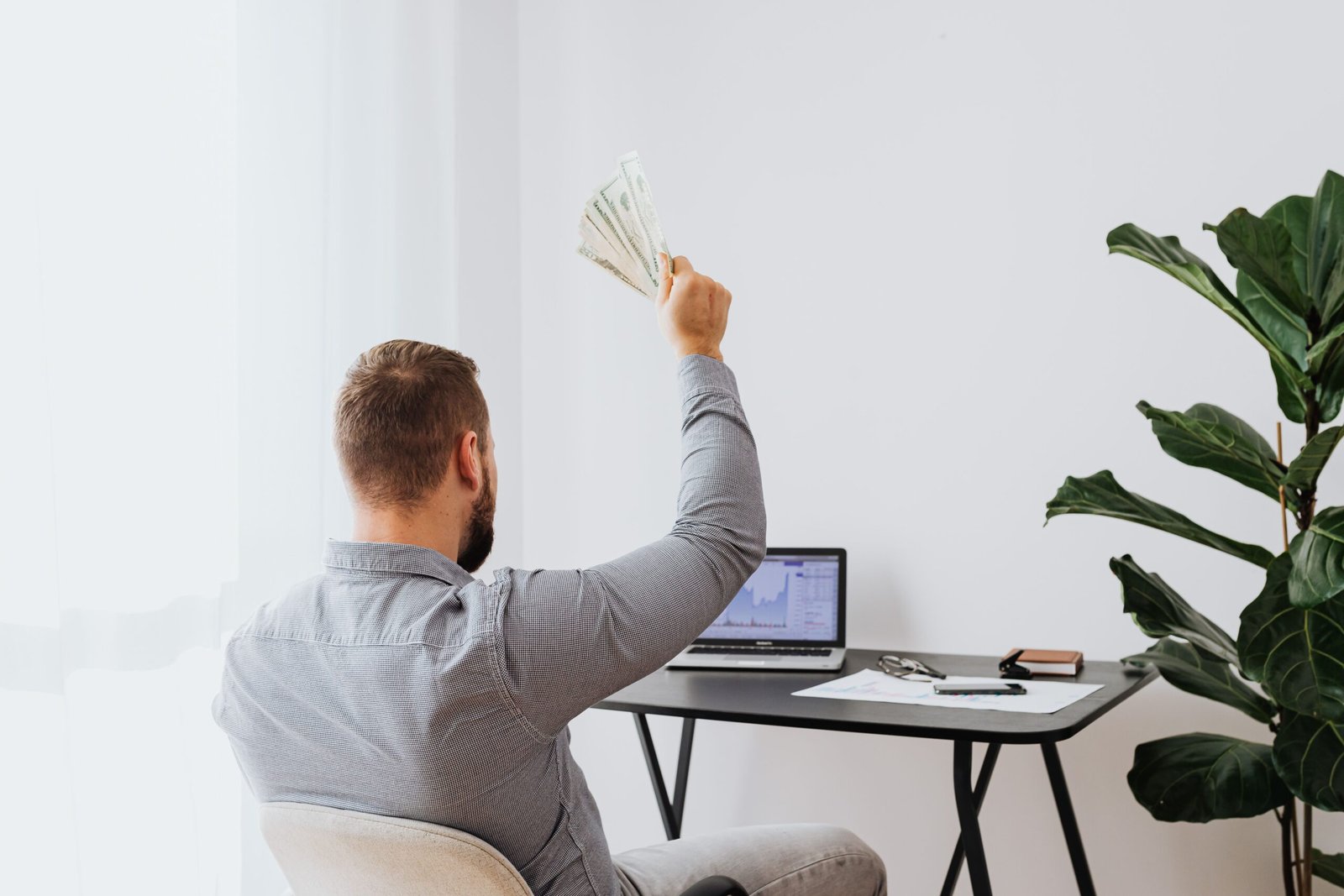 Unusual Online Jobs for Young Adults: Legit Ways to Earn Extra Cash