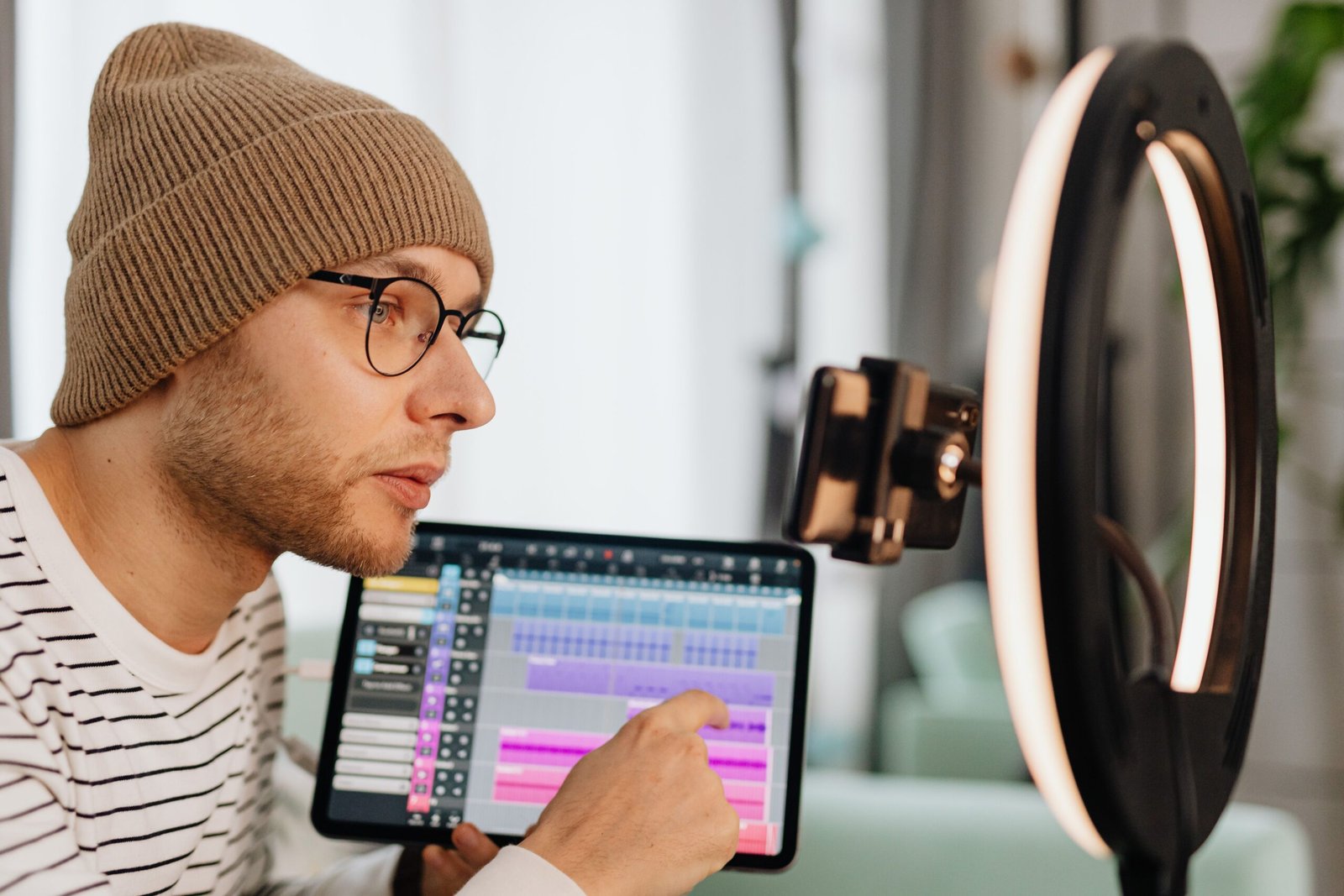 How to Start a TikTok Video Management Side Hustle as a College Student